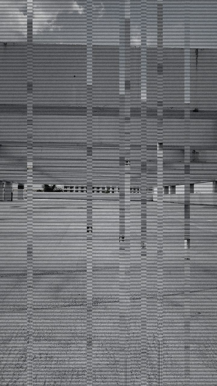 The CCTV Surveillance glitch look applied in Glitchest