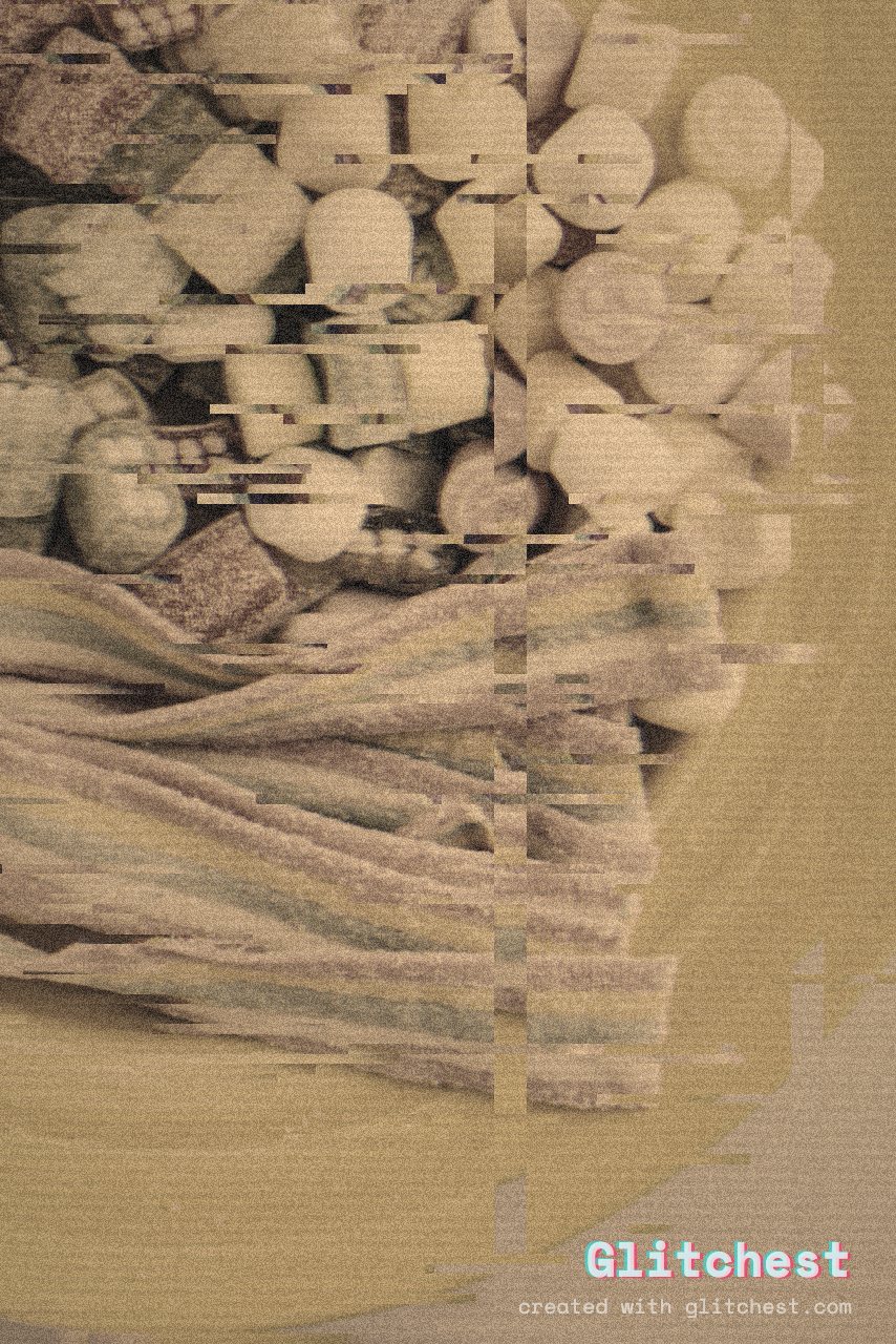 Old Film glitch effect applied to a photo in Glitchest